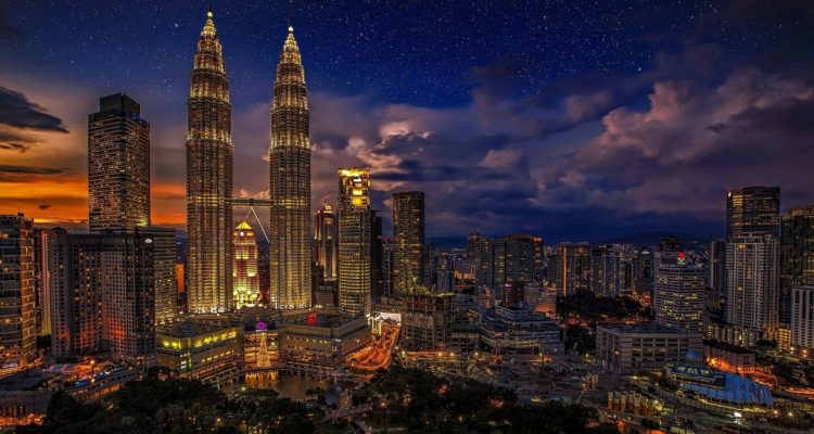 paisagem-noturna-prédios-malasia